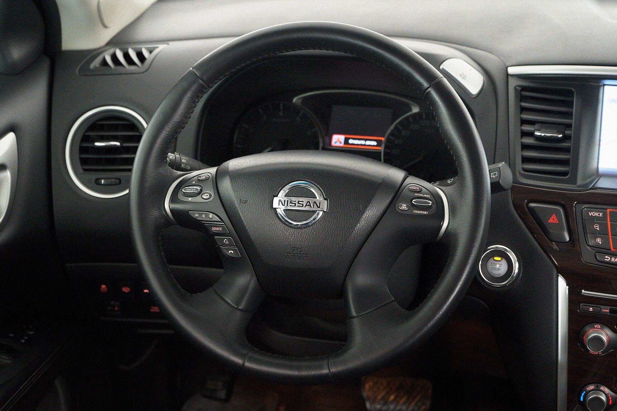 Nissan Pathfinder 2014, серый