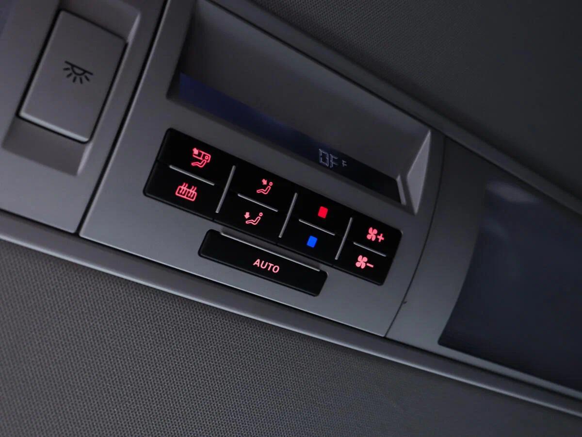 Volkswagen Multivan 2020, черный