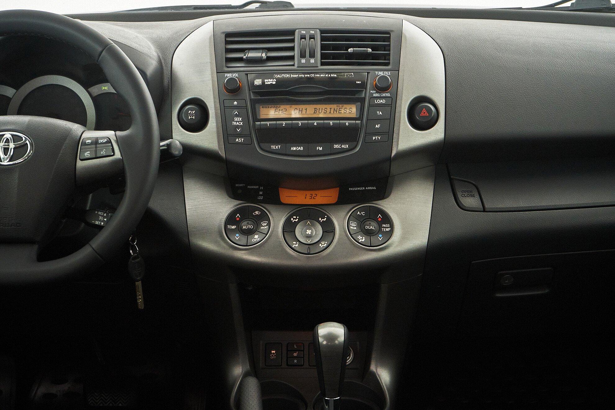 Toyota RAV4 2010, серый