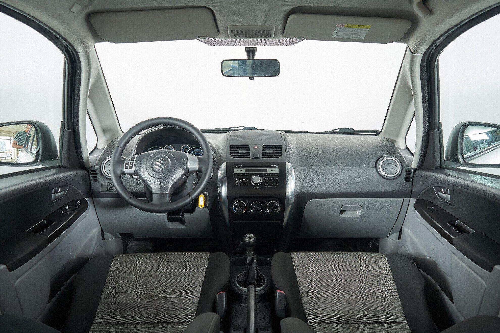 Suzuki SX4 2010, серебряный