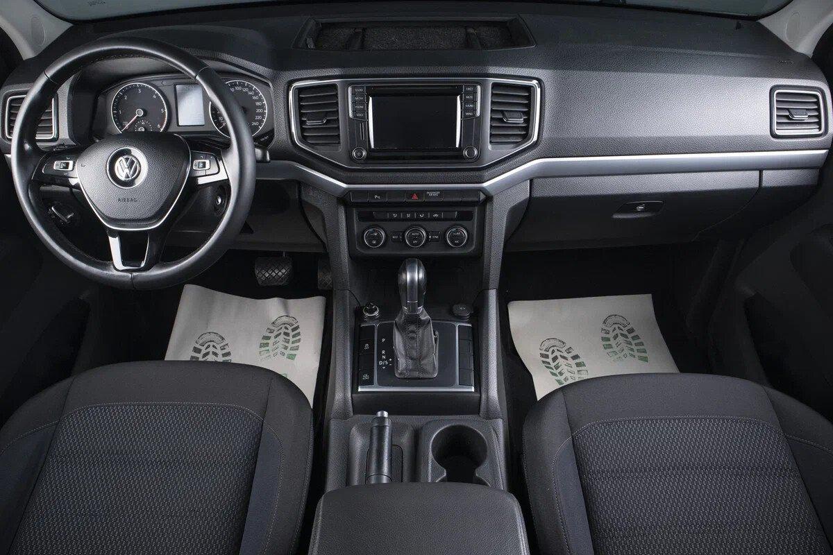 Volkswagen Amarok 2016, серый