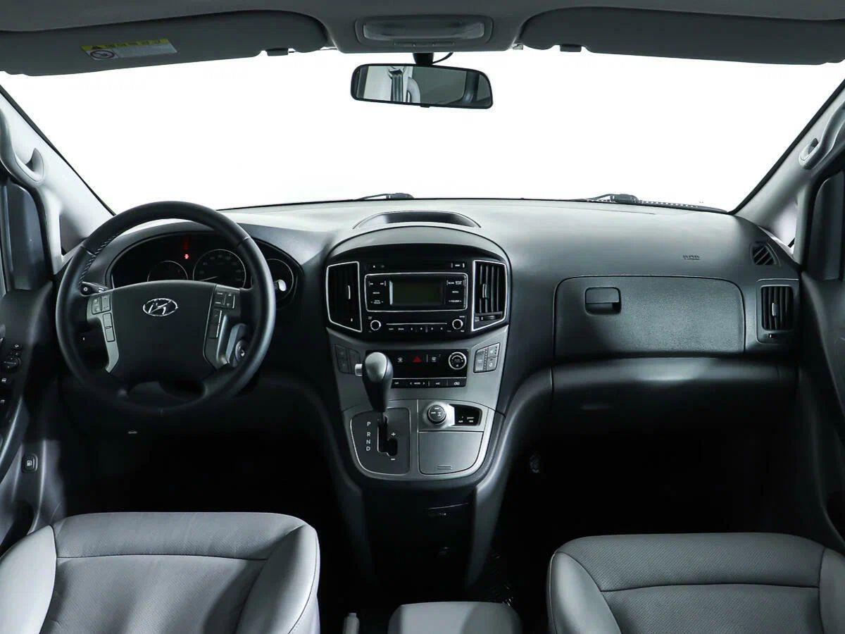 Hyundai Grand Starex 2019, серый