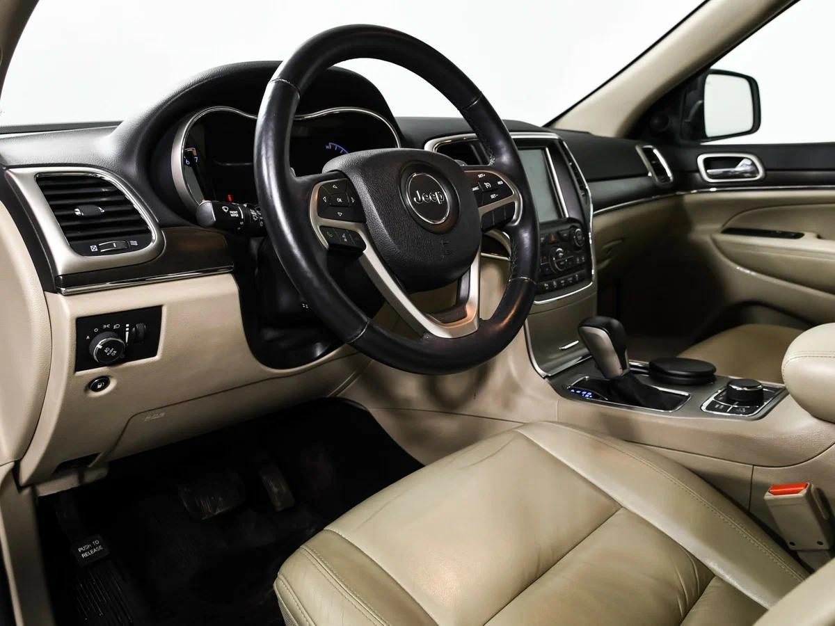 Jeep Grand Cherokee 2016, черный