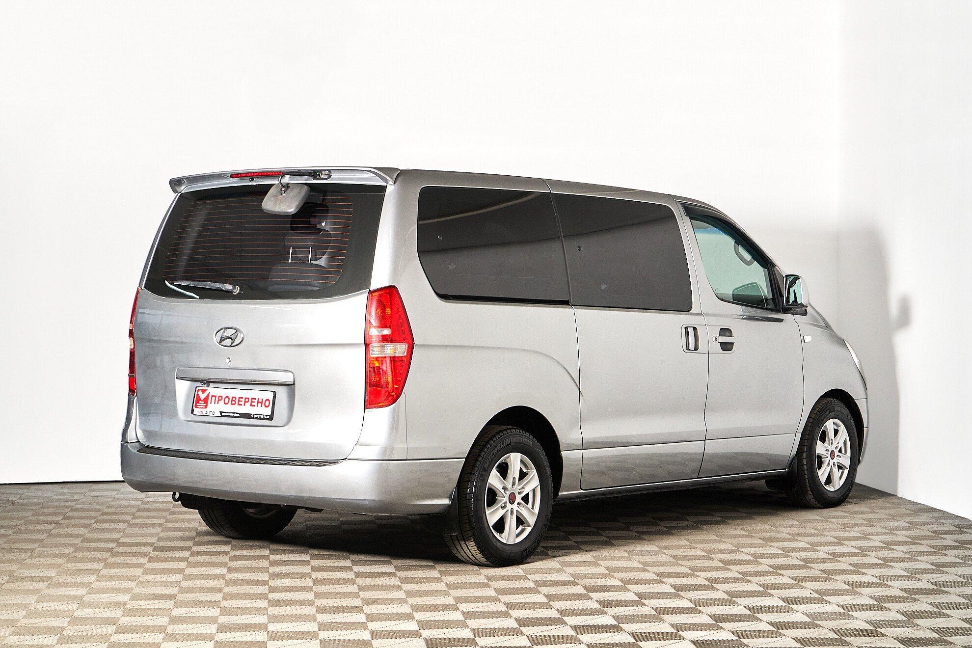 Hyundai Grand Starex 2010, серебряный