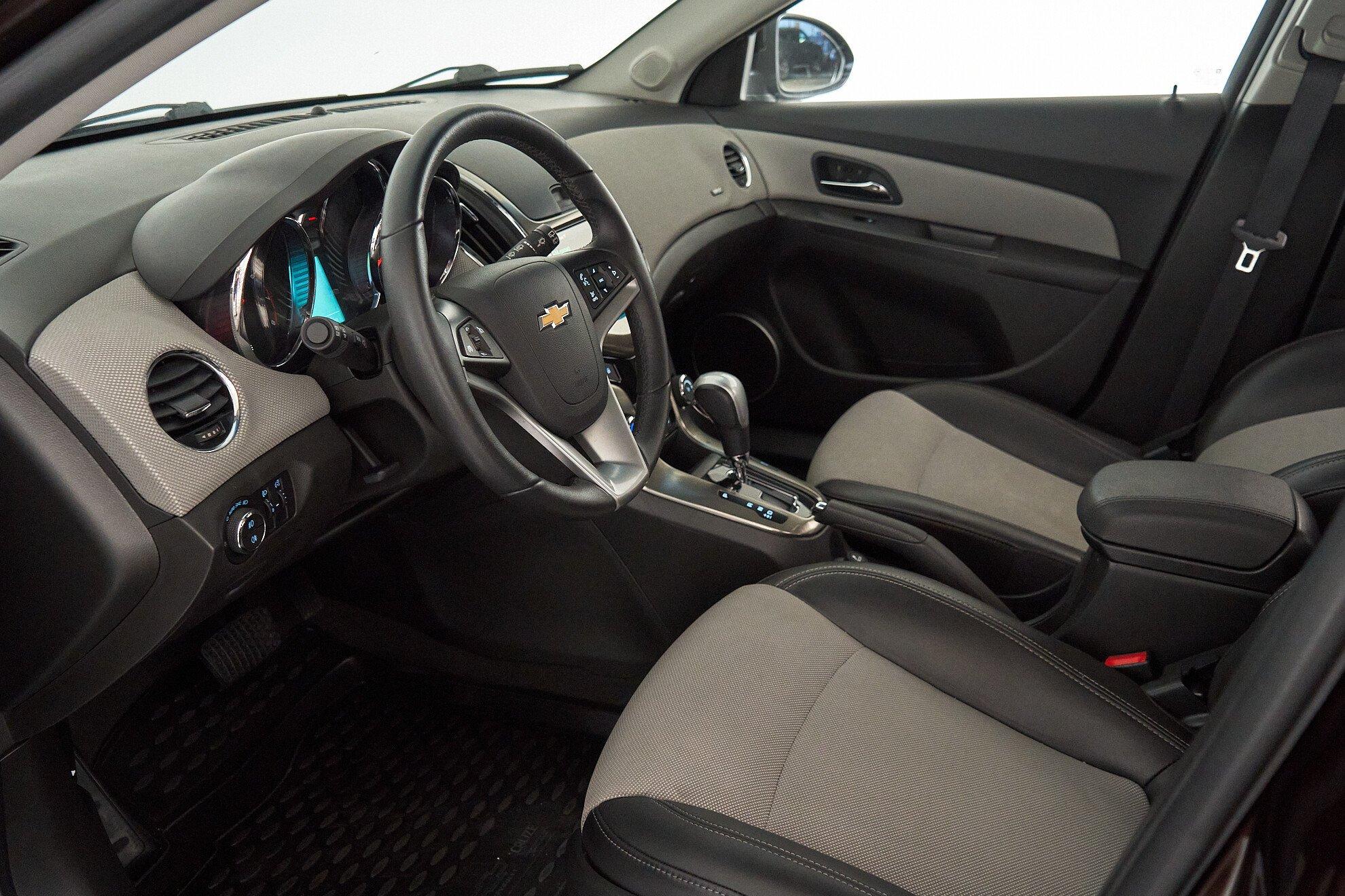 Chevrolet Cruze 2013, коричневый