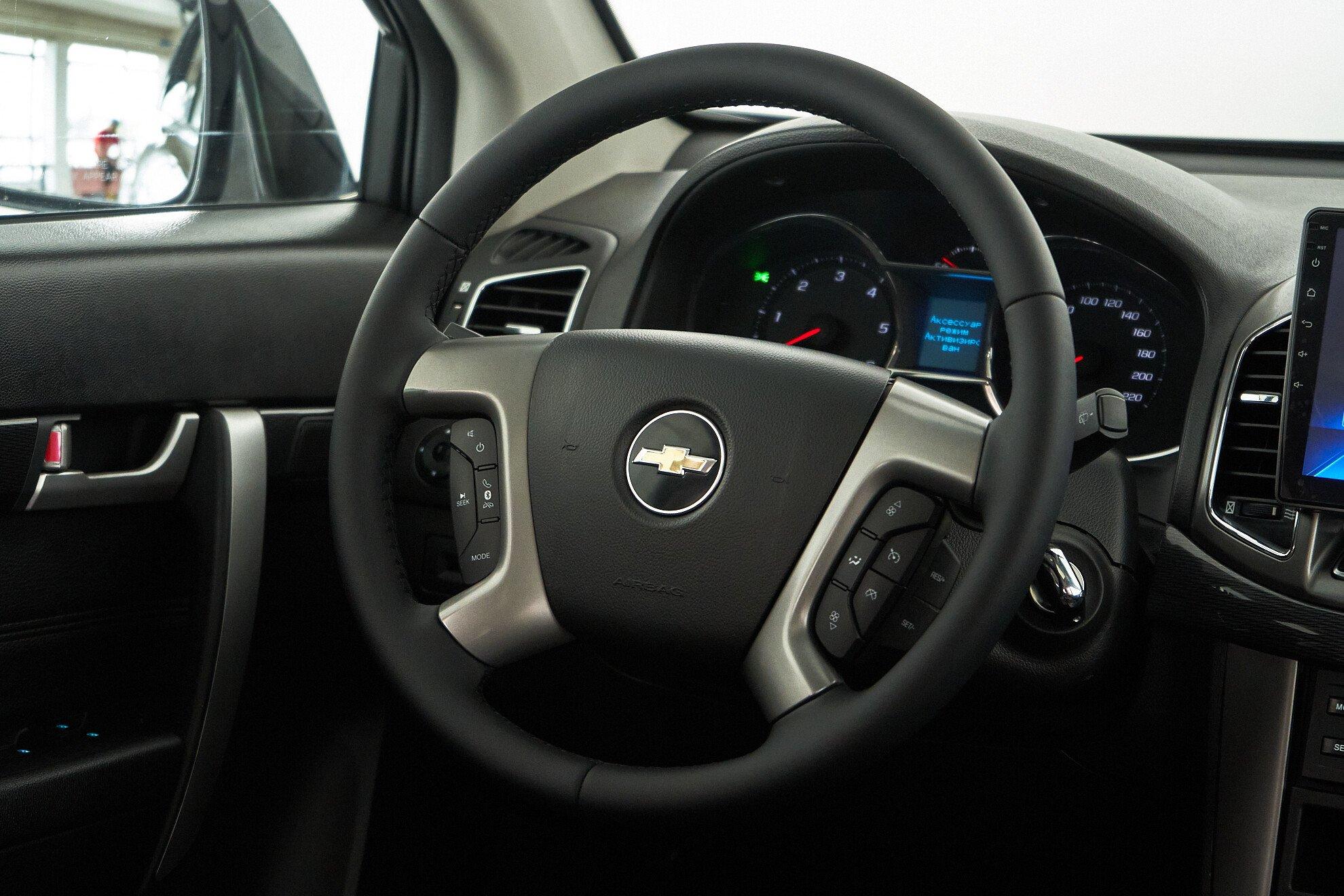 Chevrolet Captiva 2015, черный