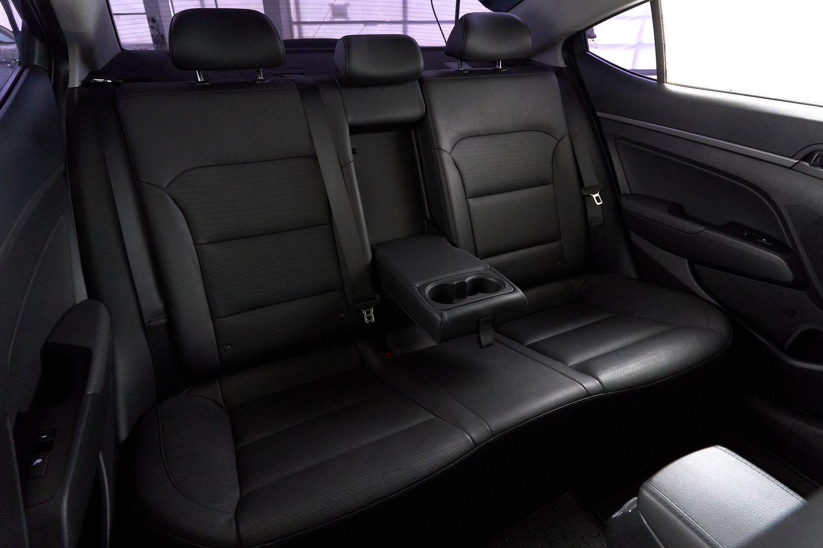 Hyundai Elantra 2016, голубой