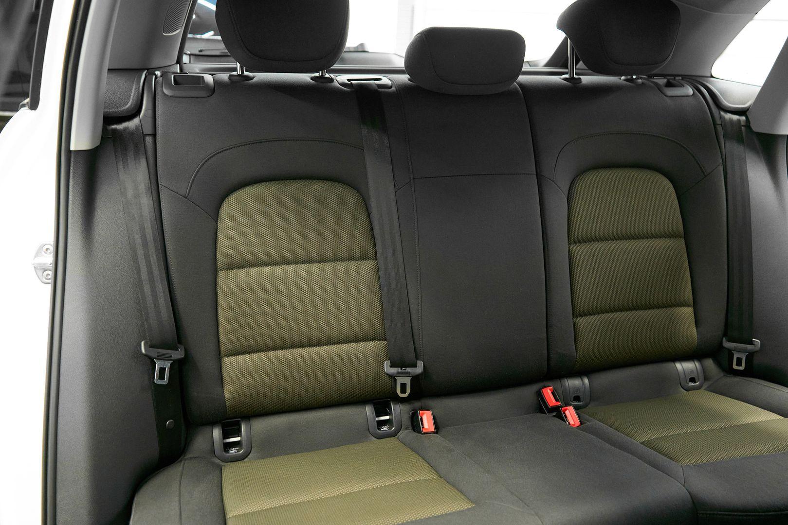 Audi Q3 2013, белый