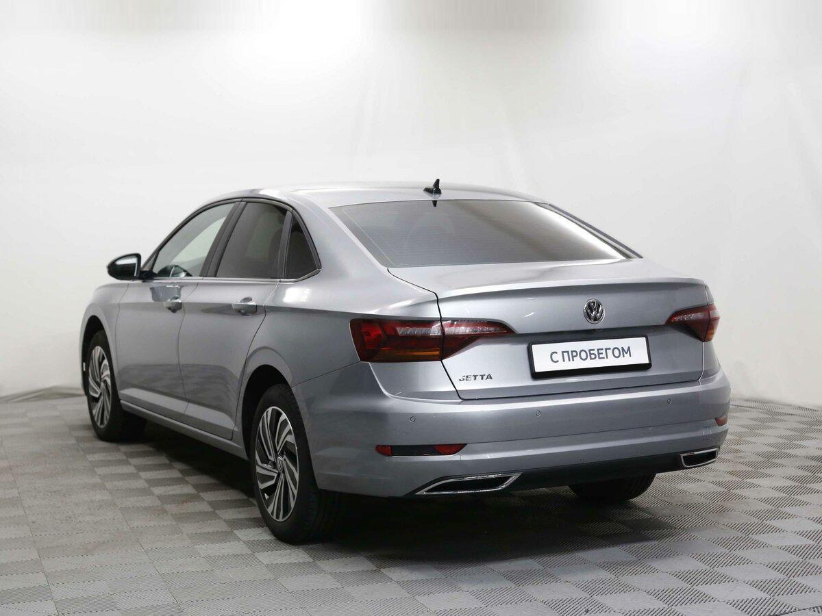 Volkswagen Jetta 2020, серый