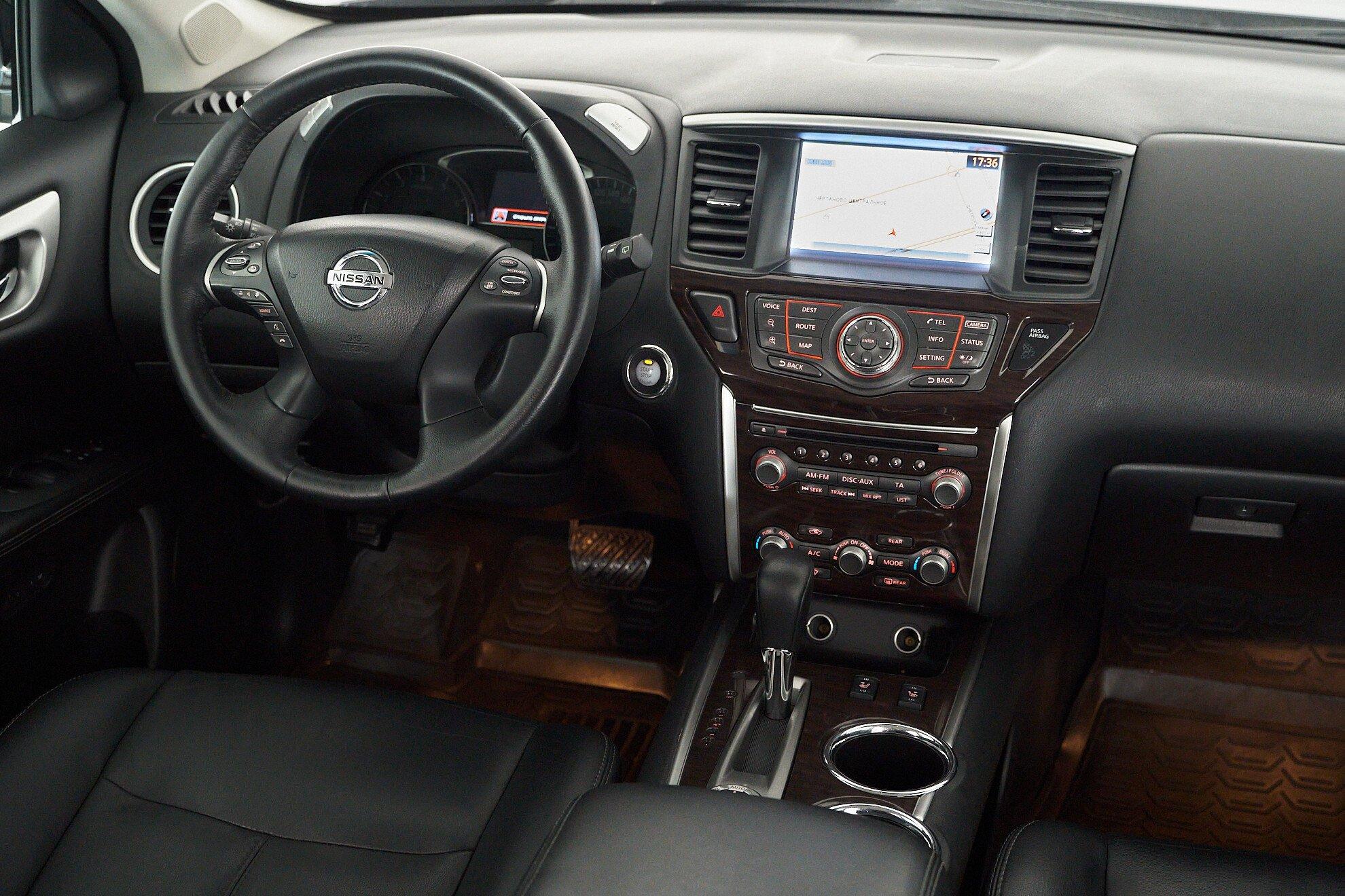Nissan Pathfinder 2014, серый