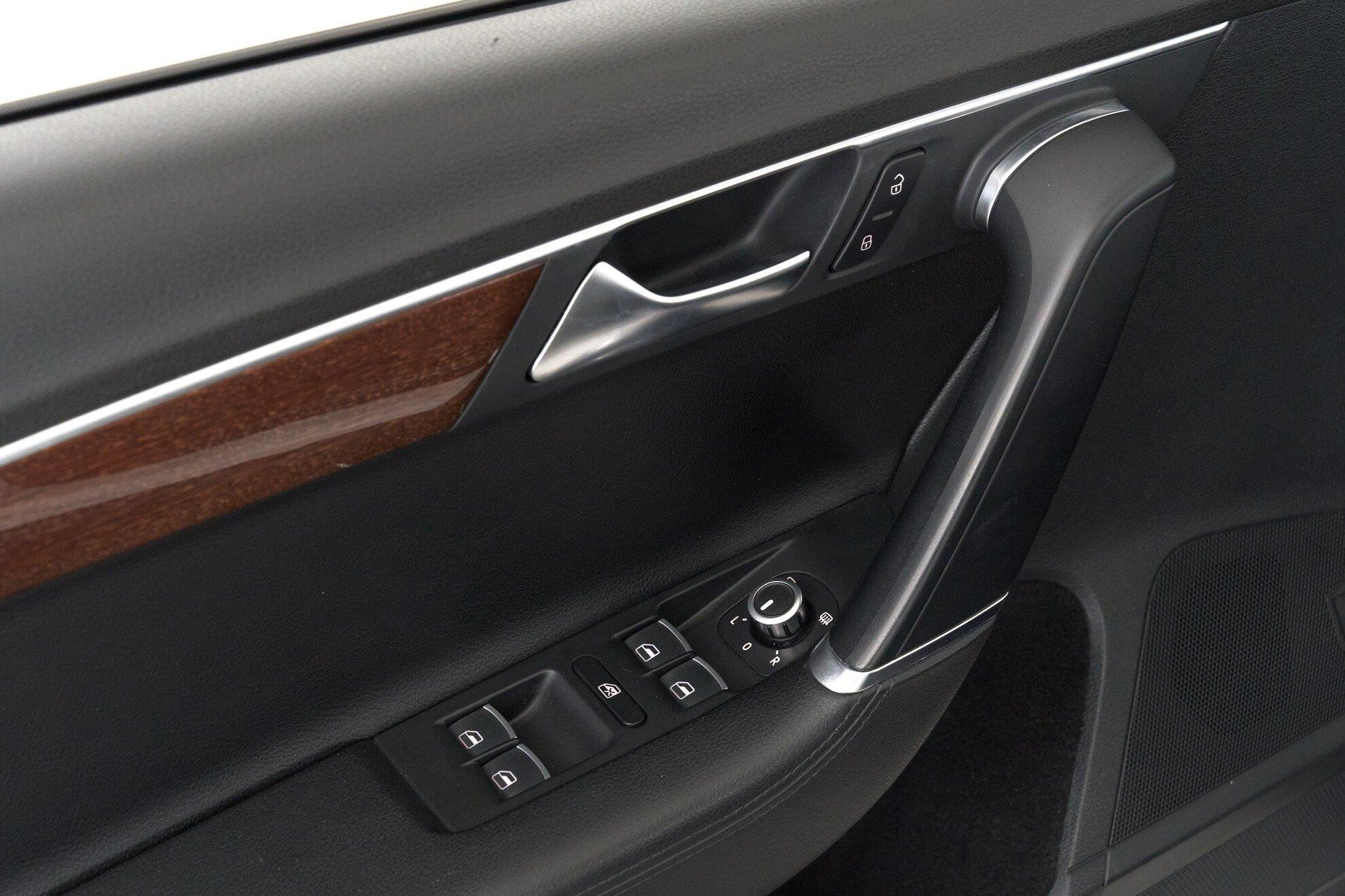 Volkswagen Passat 2013, белый