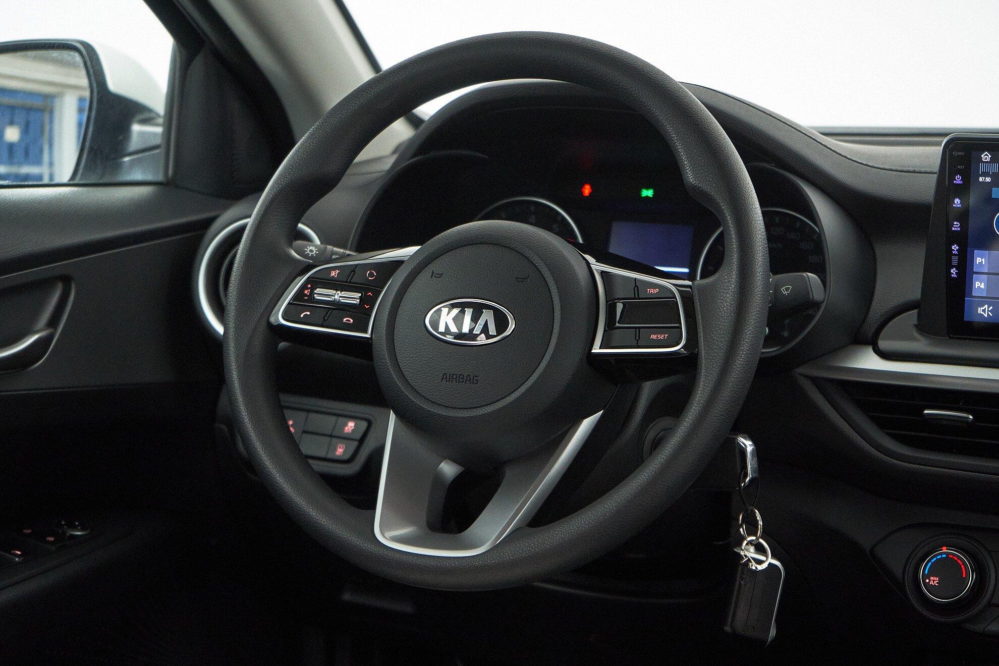 Kia Cerato 2021, белый