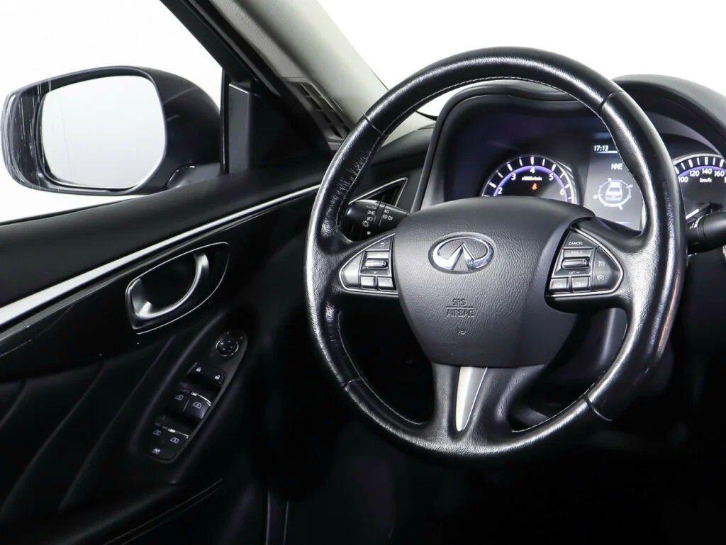 Infiniti Q50 2015, серебряный