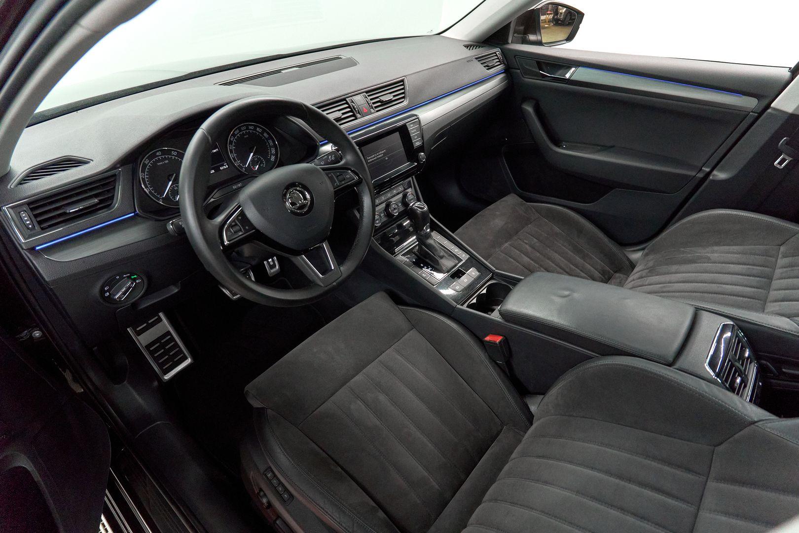 Skoda Superb 2017, коричневый