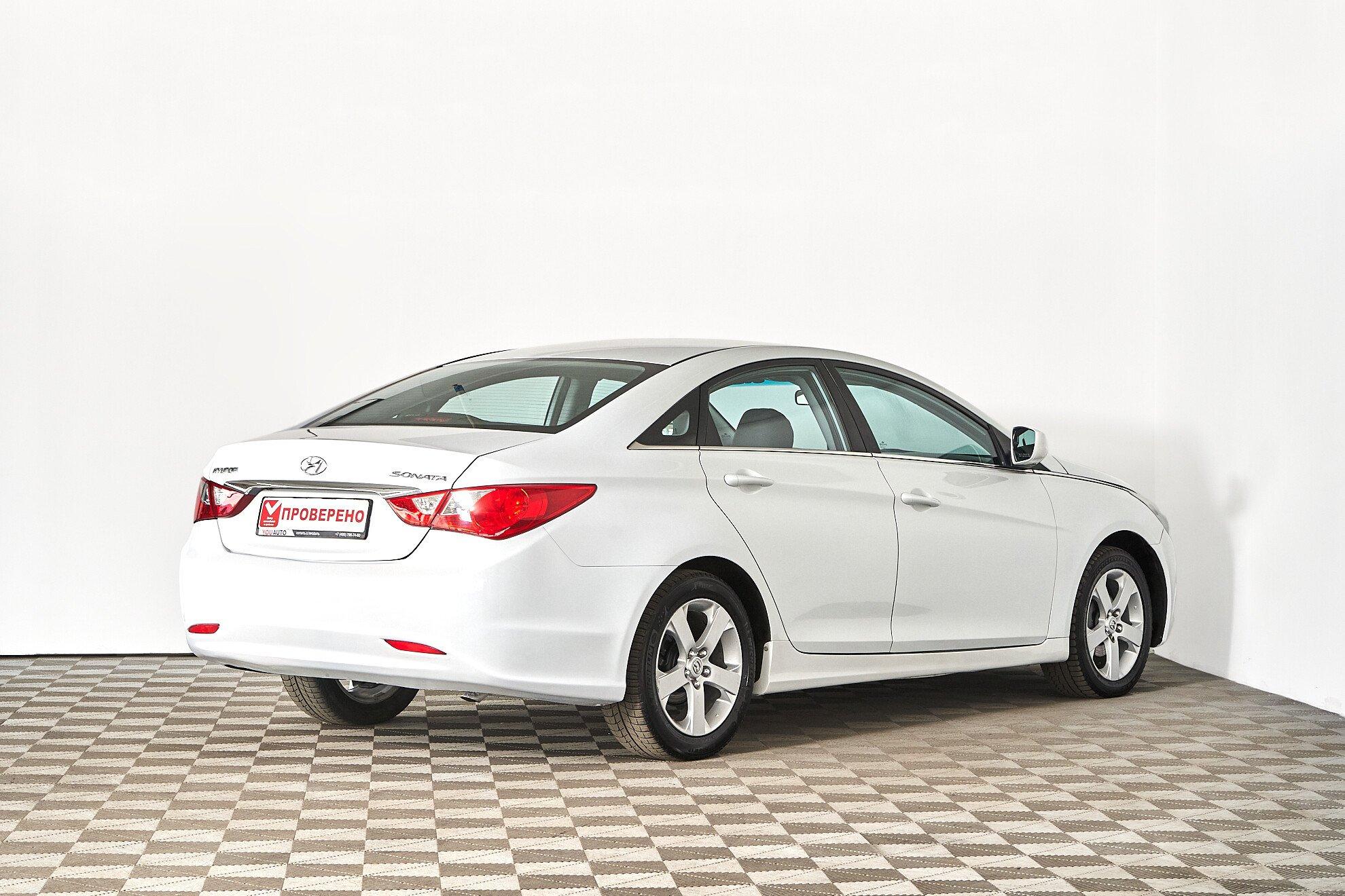 Hyundai Sonata 2012, белый
