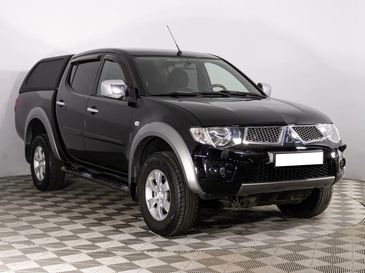 Mitsubishi L200 2013, черный
