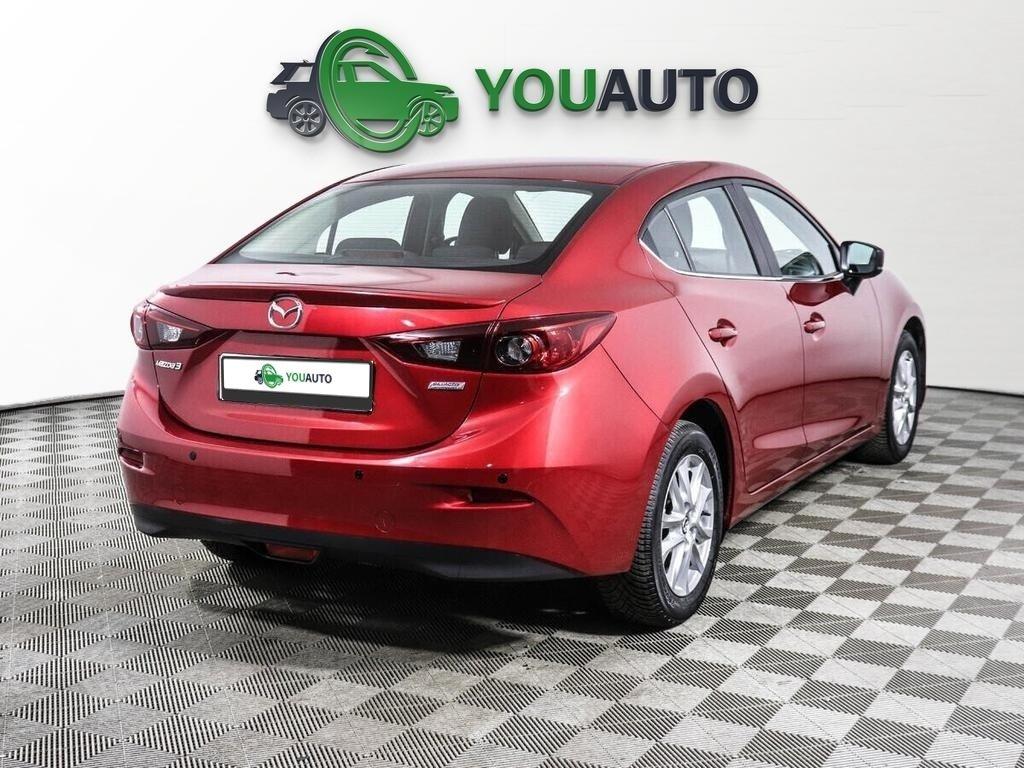 Mazda 3 2018, красный
