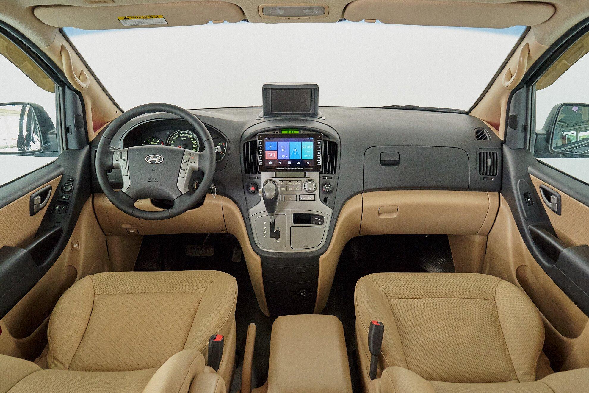 Hyundai Grand Starex 2012, черный