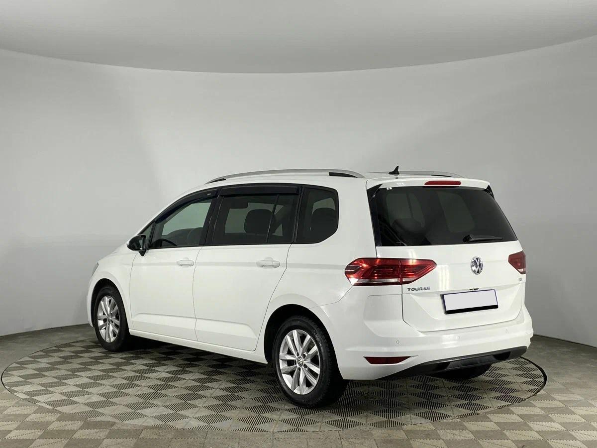 Volkswagen Touran 2018, белый