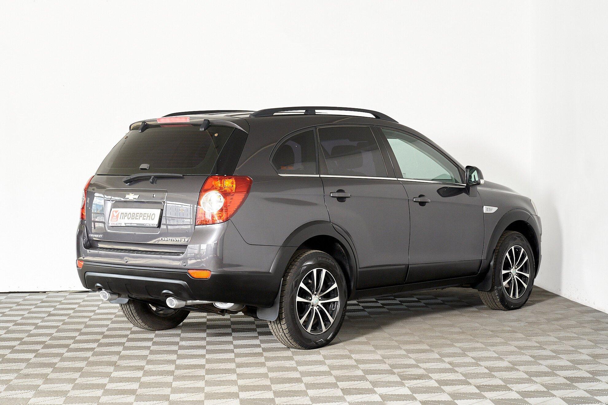 Chevrolet Captiva 2013, серый