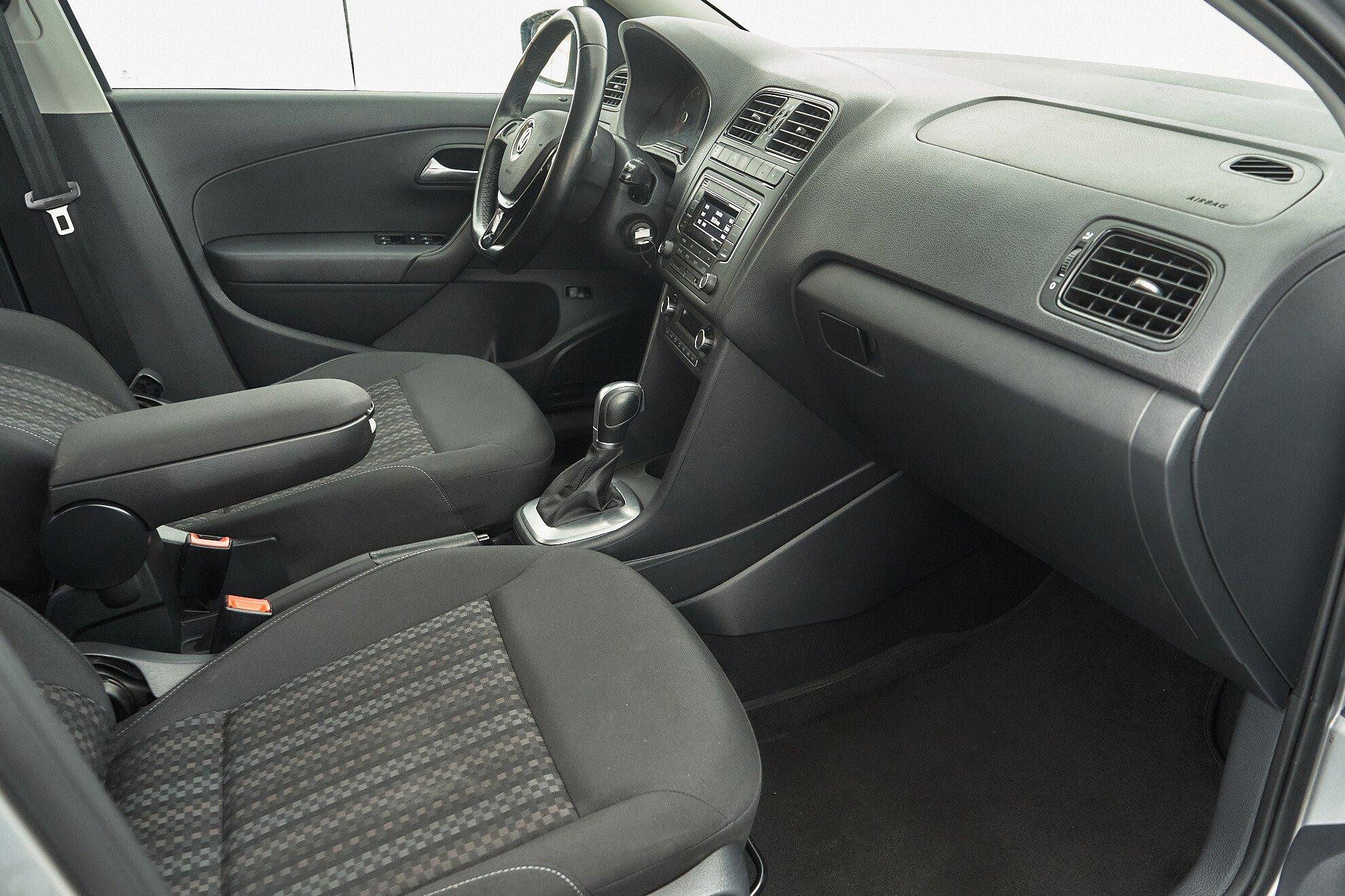 Volkswagen Polo 2019, серебряный