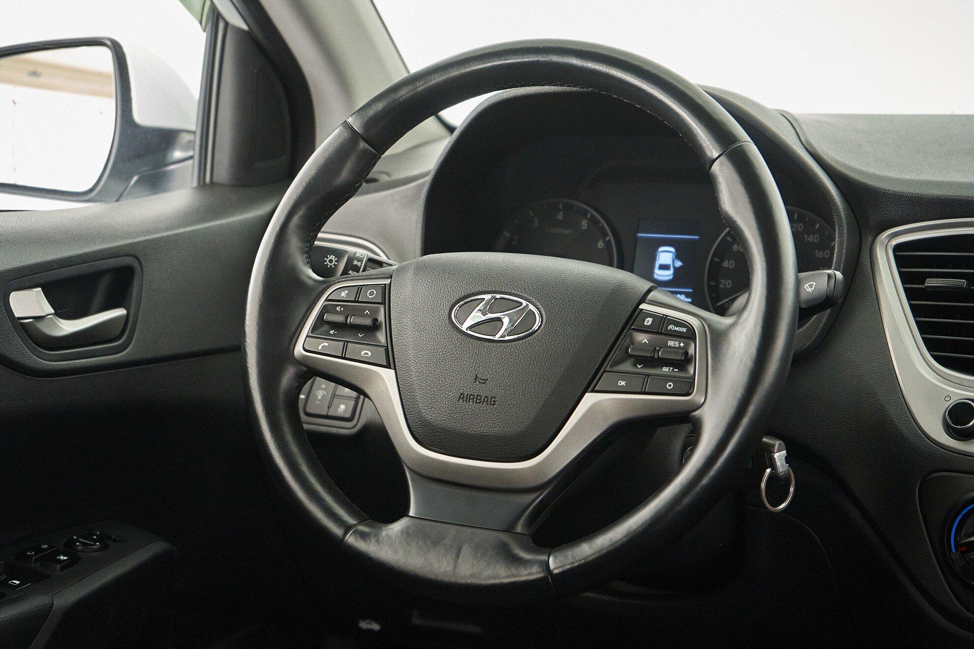 Hyundai Solaris 2019, белый