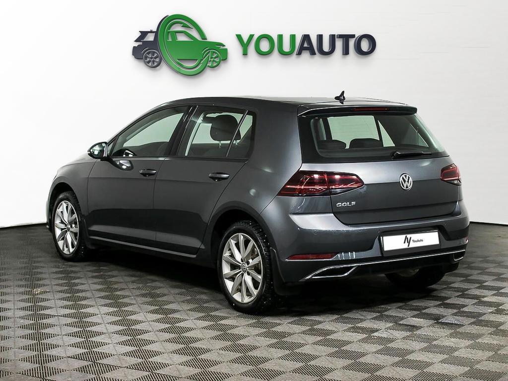 Volkswagen Golf 2019, серый