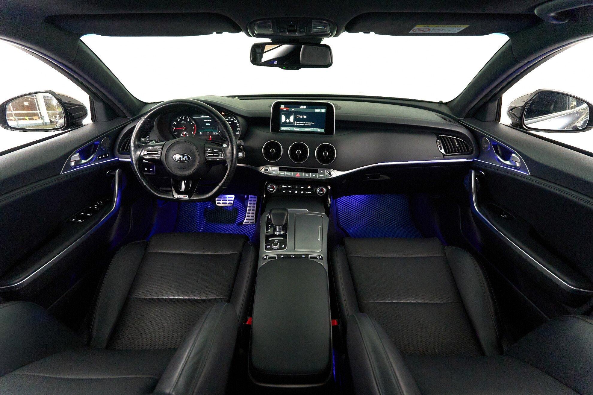 Kia Stinger 2019, синий