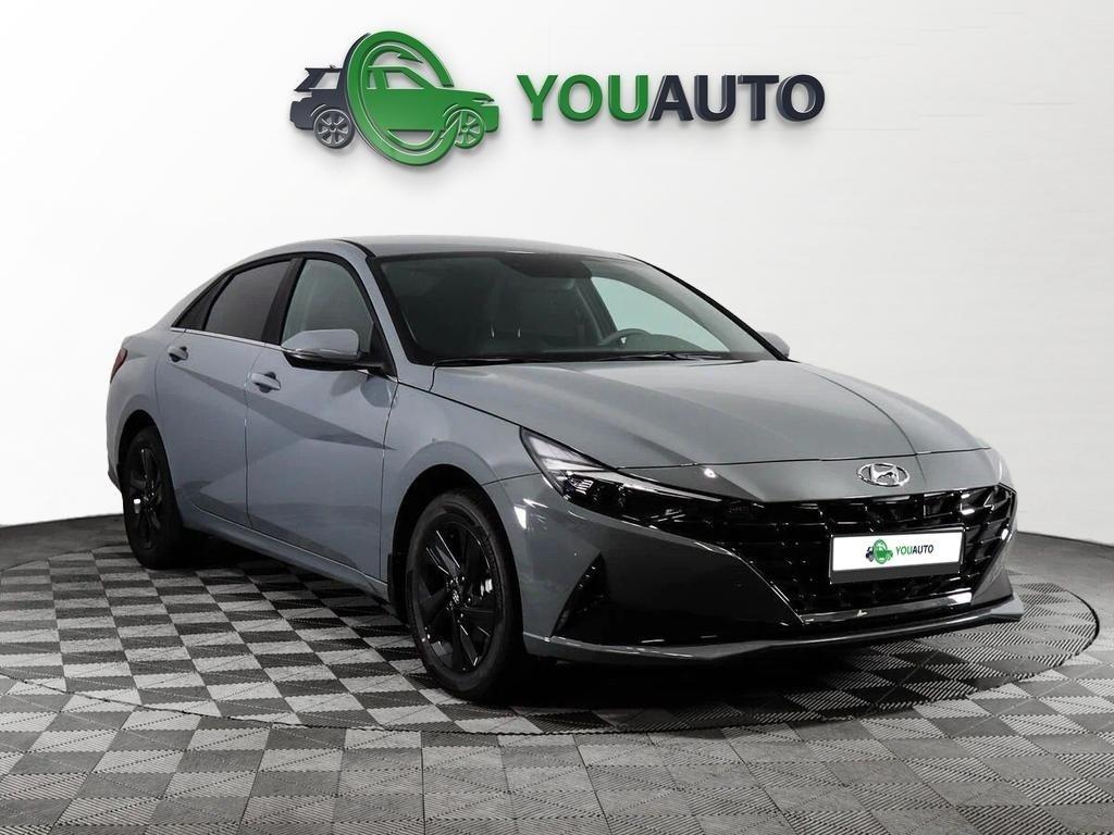 Hyundai Elantra 2022, серый