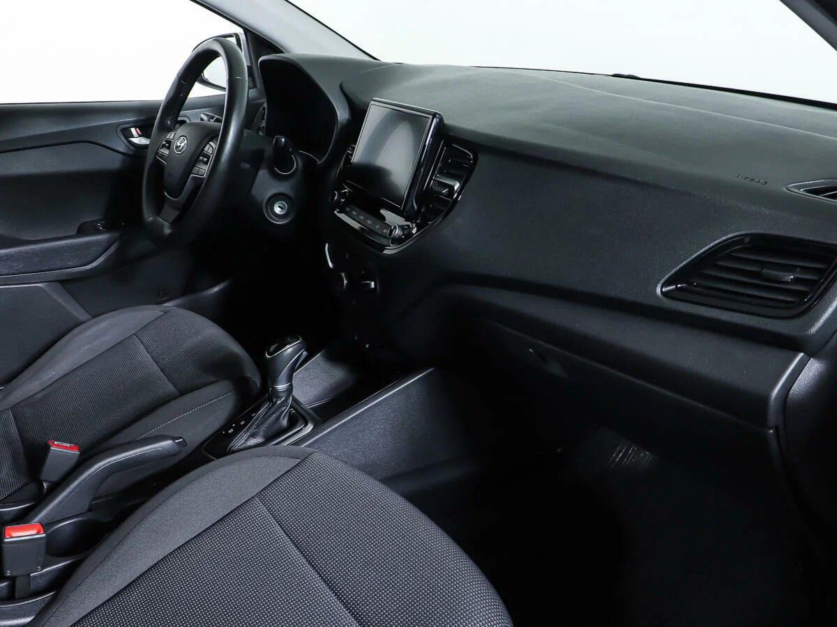 Hyundai Solaris 2022, серый