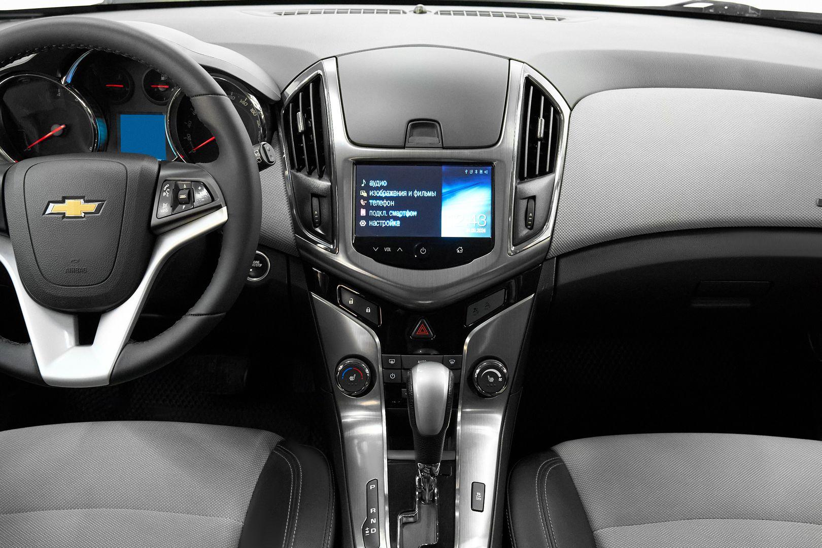 Chevrolet Cruze 2014, белый