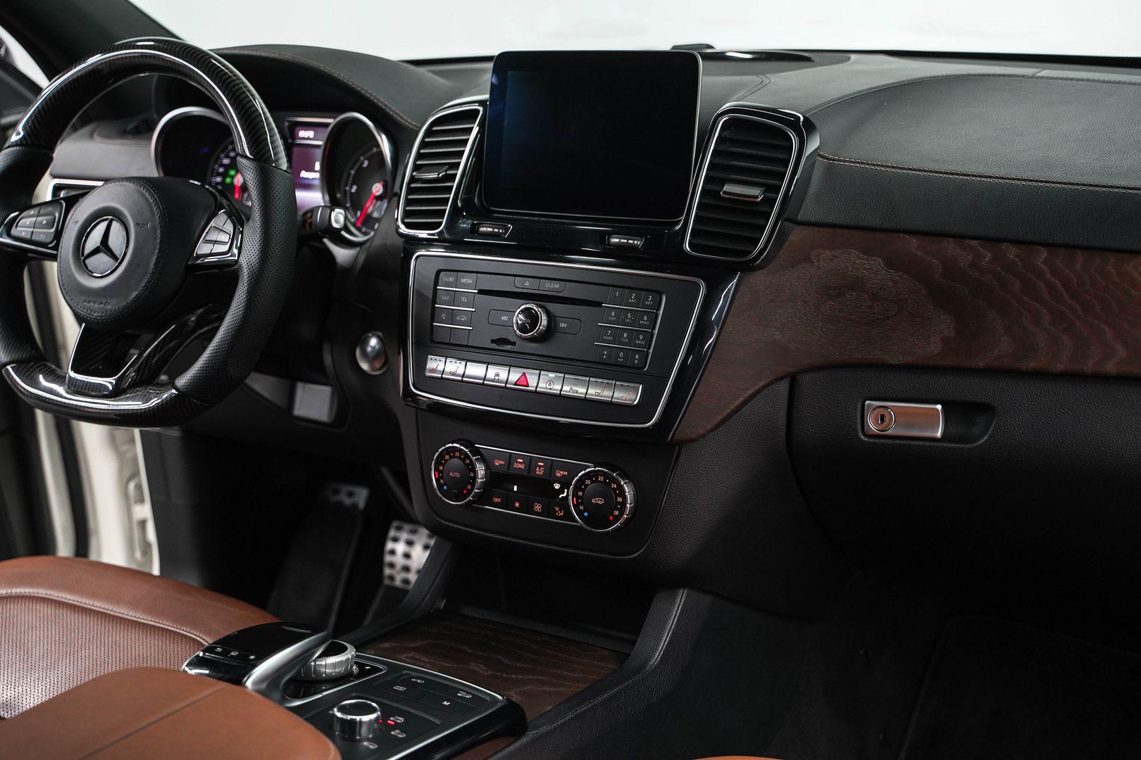 Mercedes-Benz GLS 2016, белый