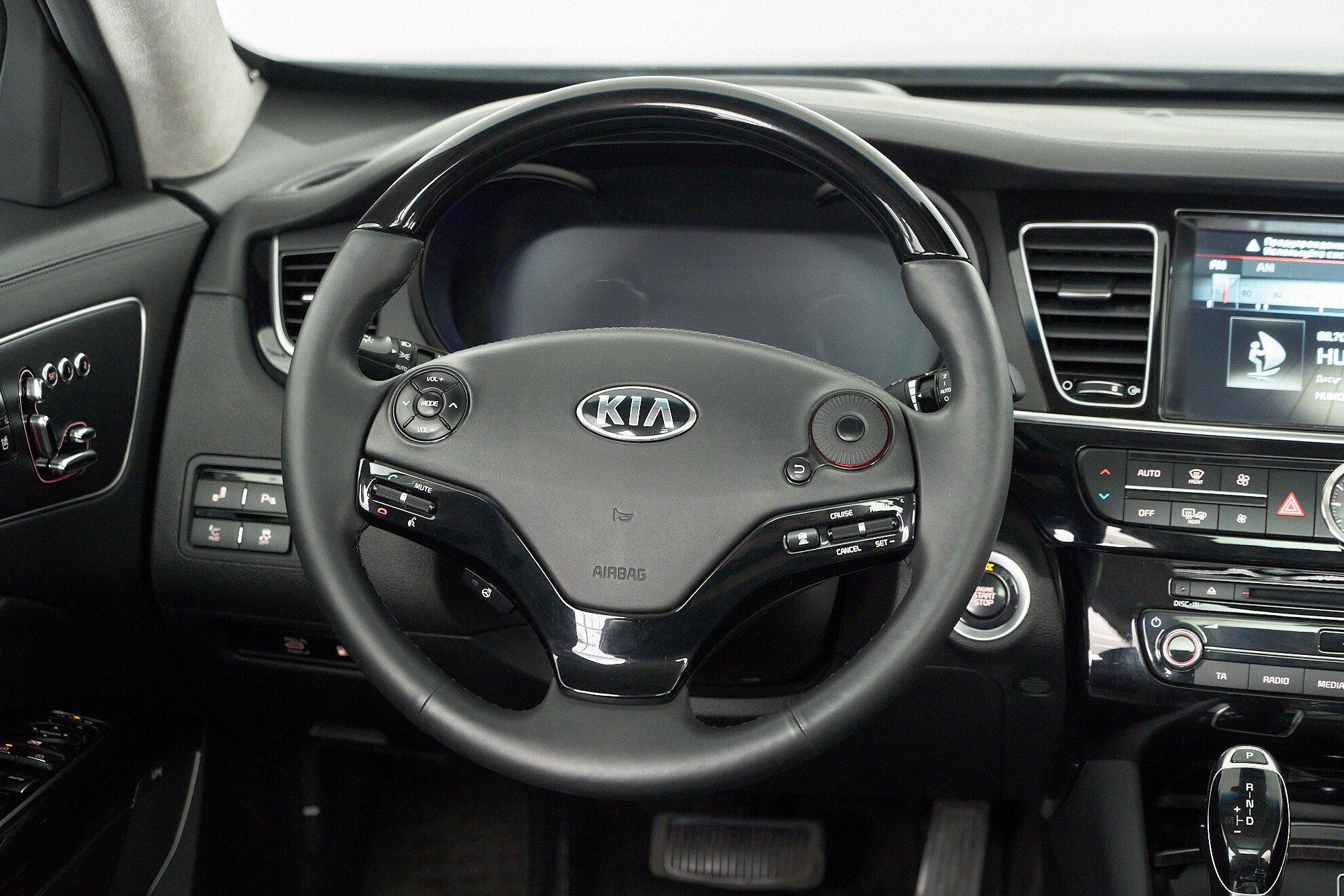 Kia Quoris 2017, серый