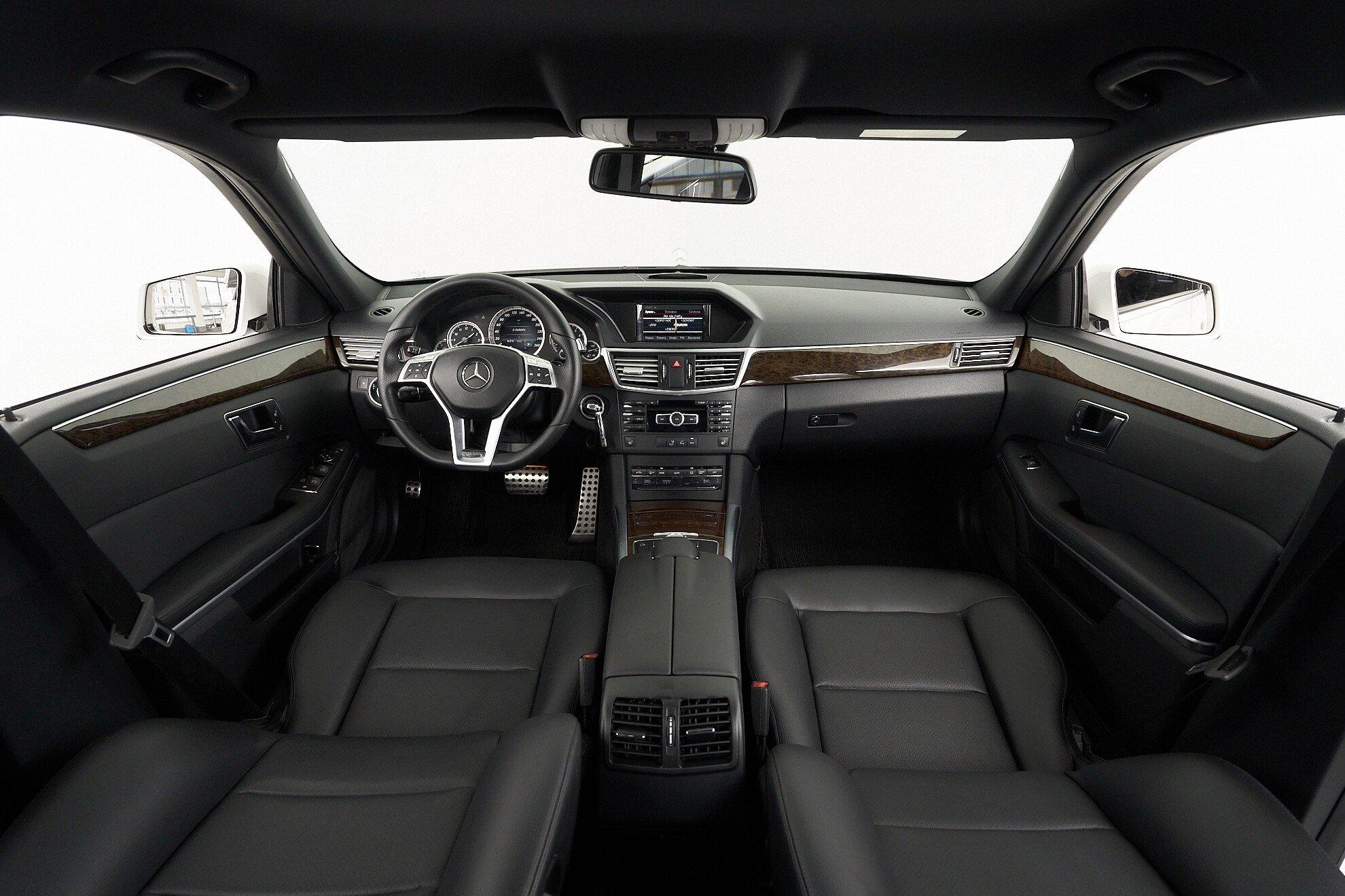 Mercedes-Benz E-Класс 2012, белый
