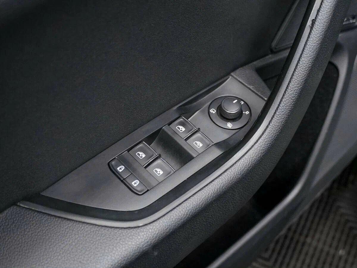 Skoda Superb 2018, зеленый