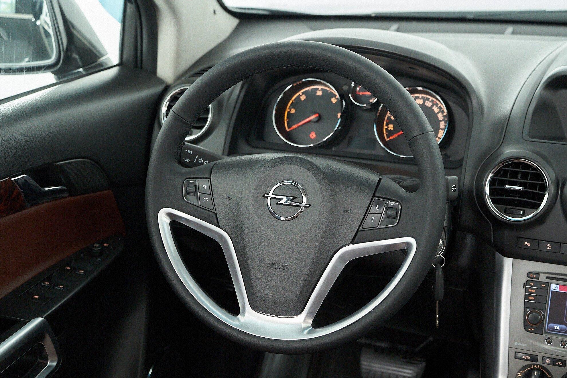 Opel Antara 2013, черный
