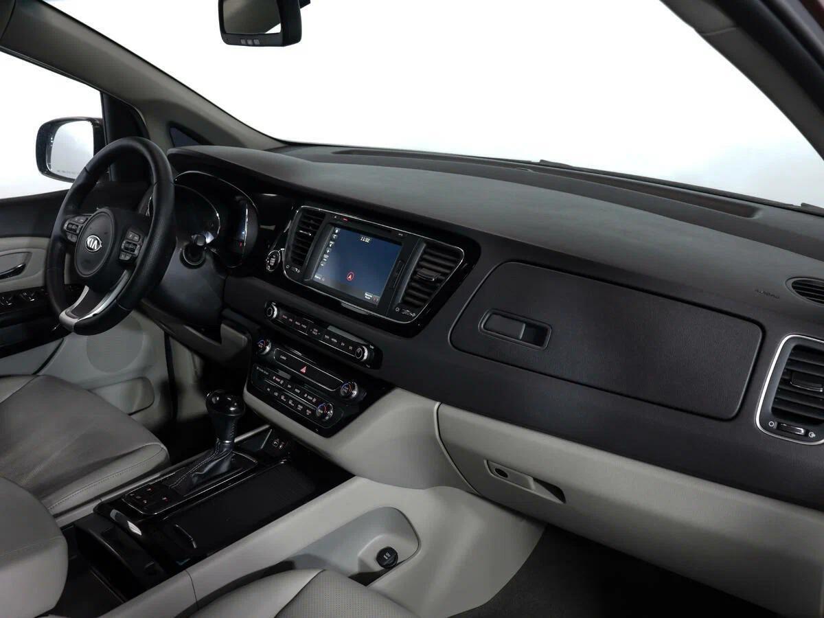 Kia Carnival 2020, пурпурный
