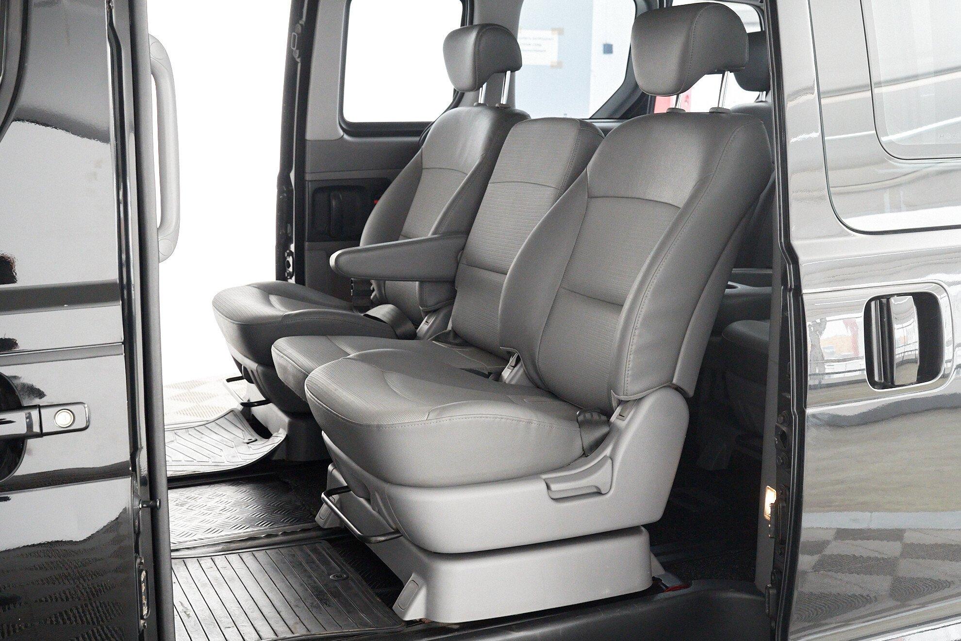 Hyundai Grand Starex 2011, черный