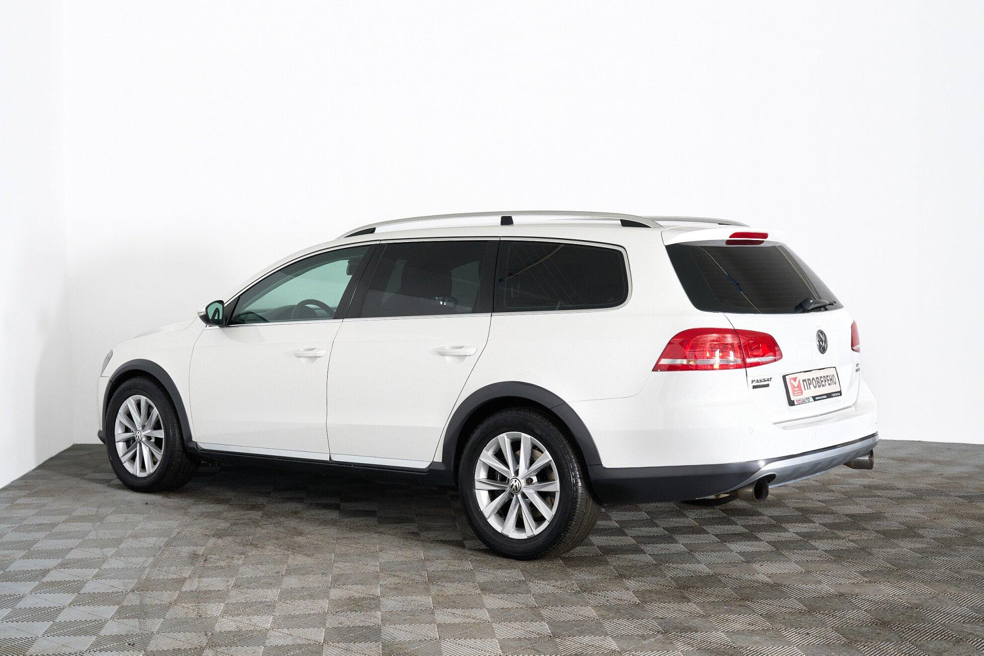 Volkswagen Passat 2013, белый