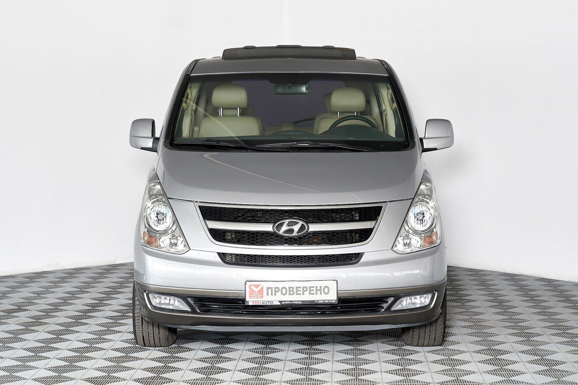 Hyundai Grand Starex 2013, серебряный