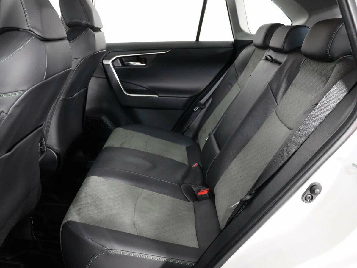 Toyota RAV4 2024, белый