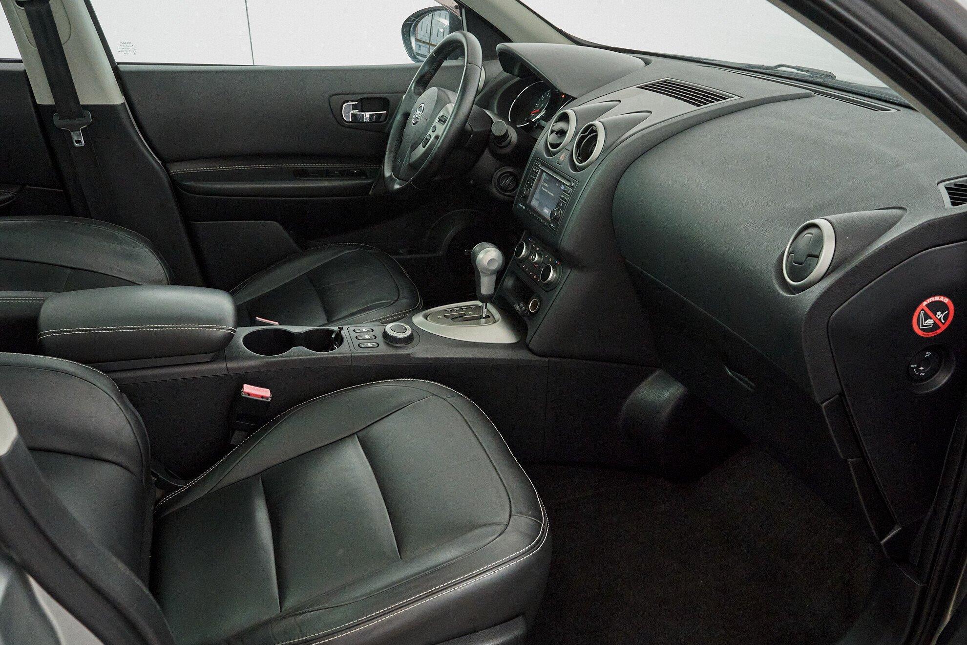 Nissan Qashqai 2011, серебряный
