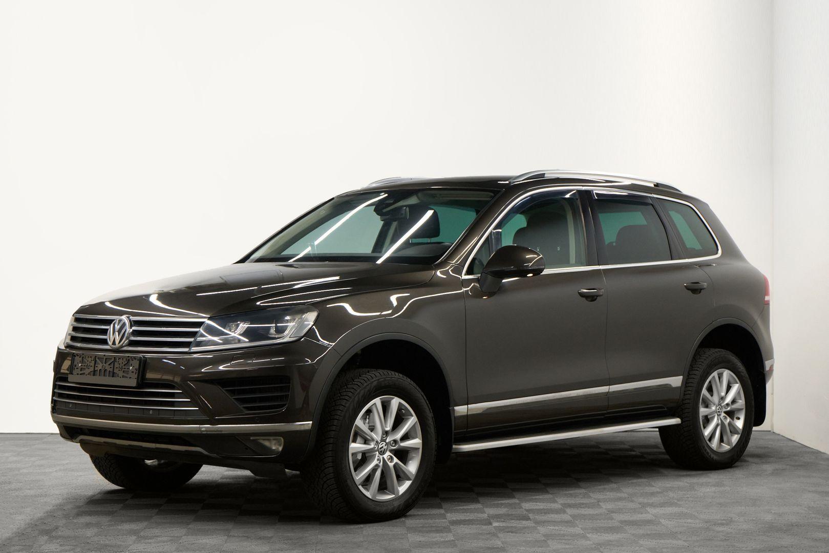 Volkswagen Touareg 2016, коричневый