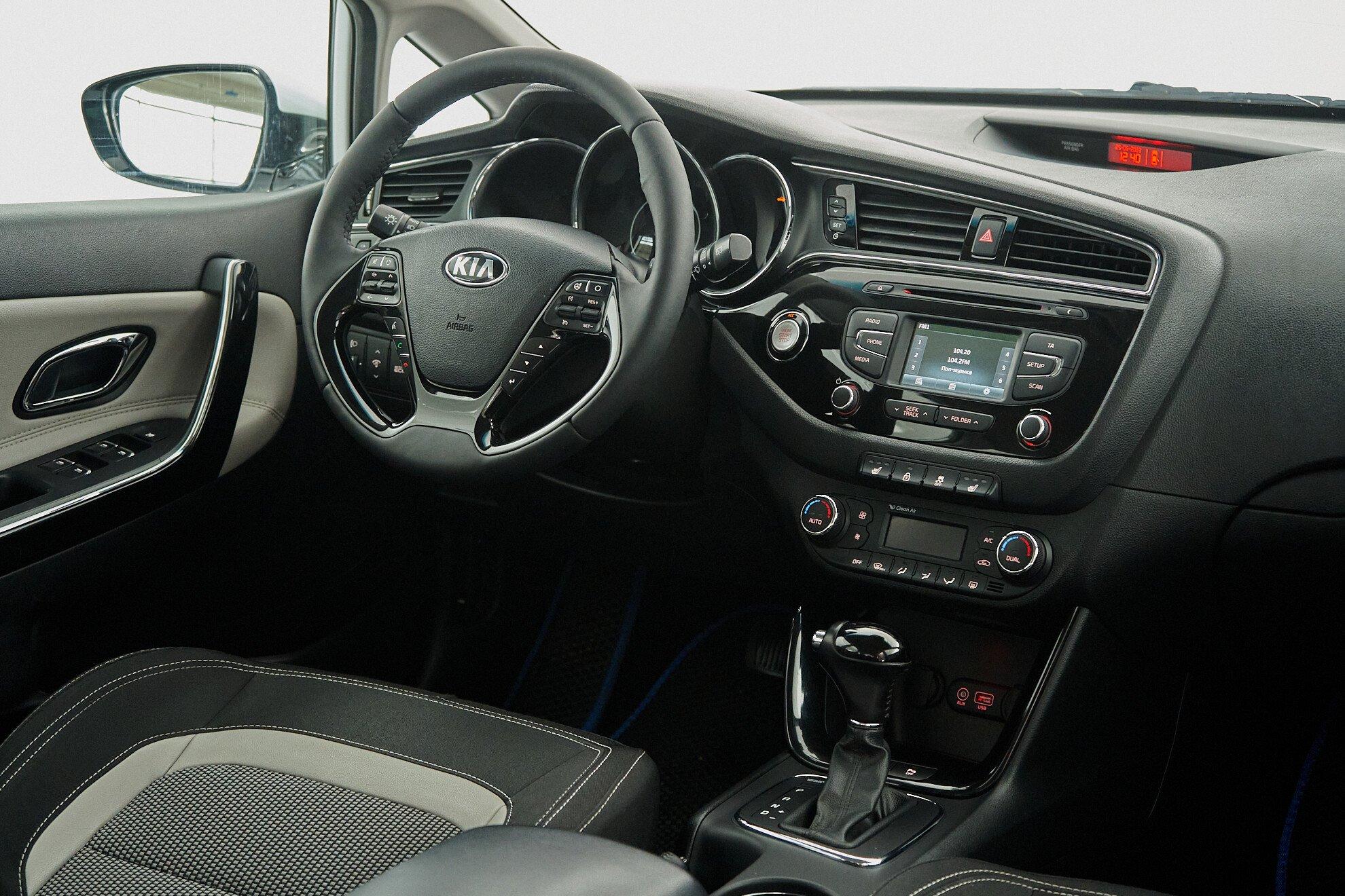 Kia Ceed 2016, белый