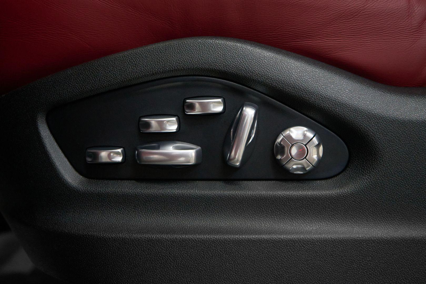 Porsche Cayenne 2019, синий