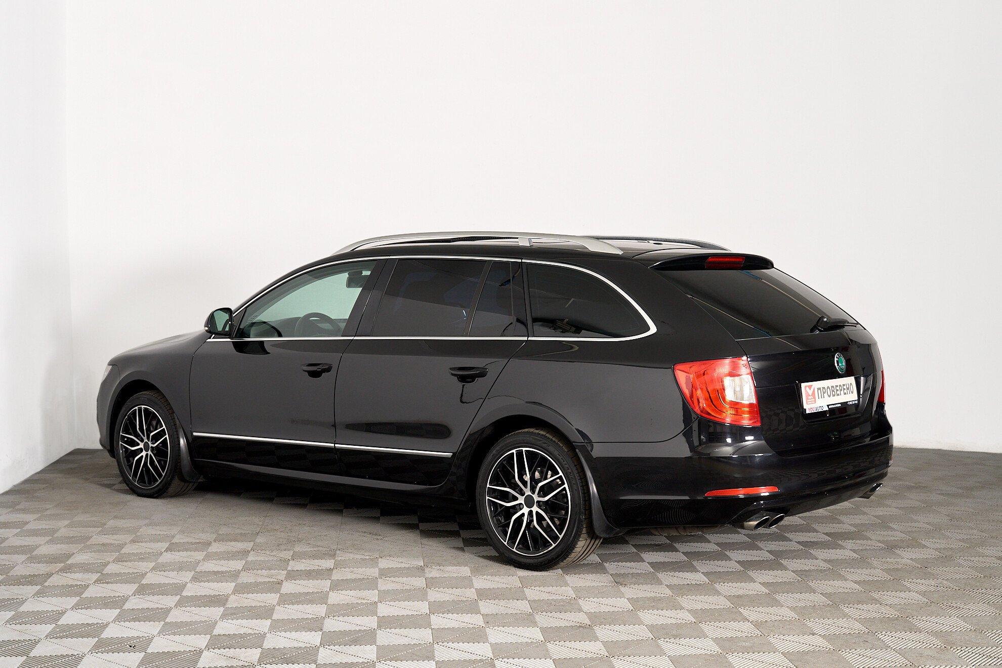 Skoda Superb 2011, черный