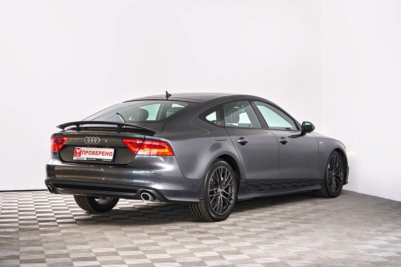 Audi A7 2013, серый