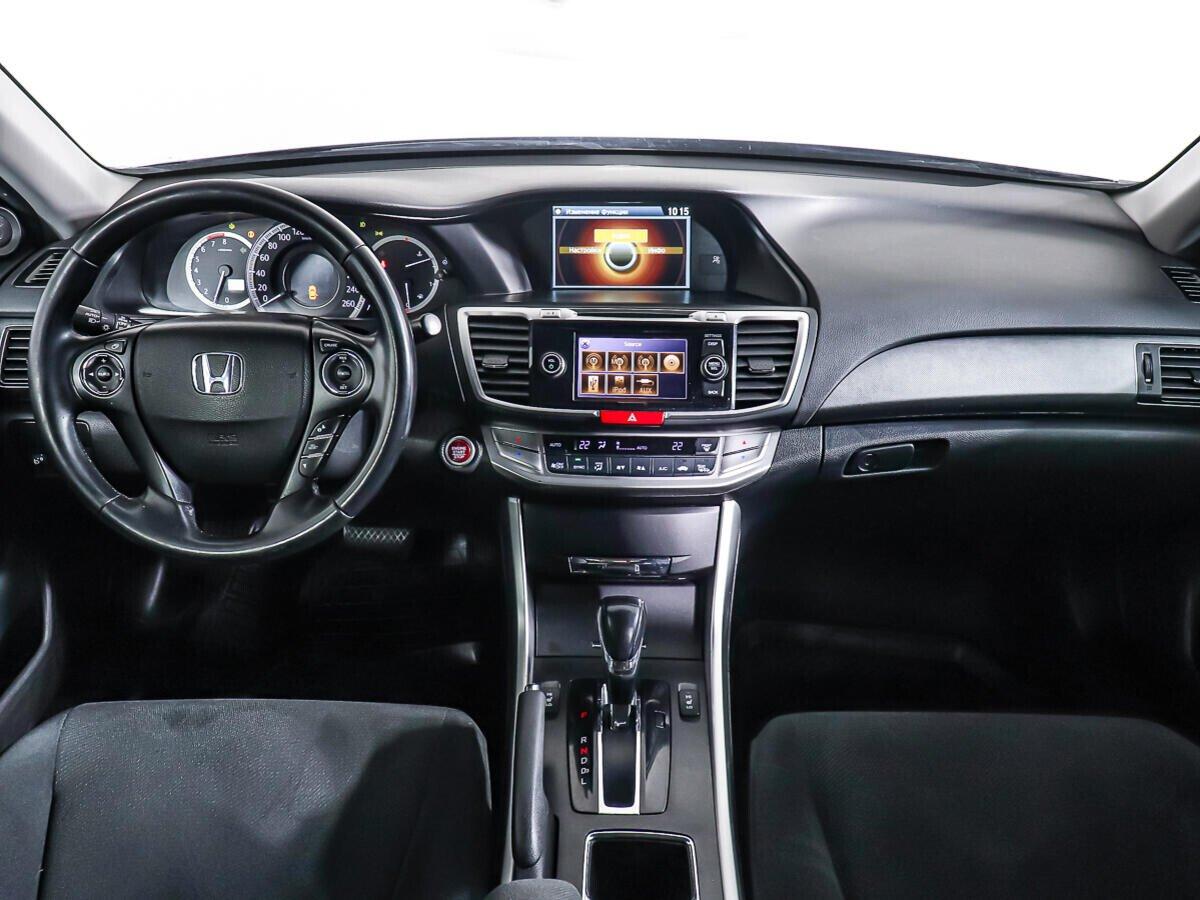 Honda Accord 2015, серебряный