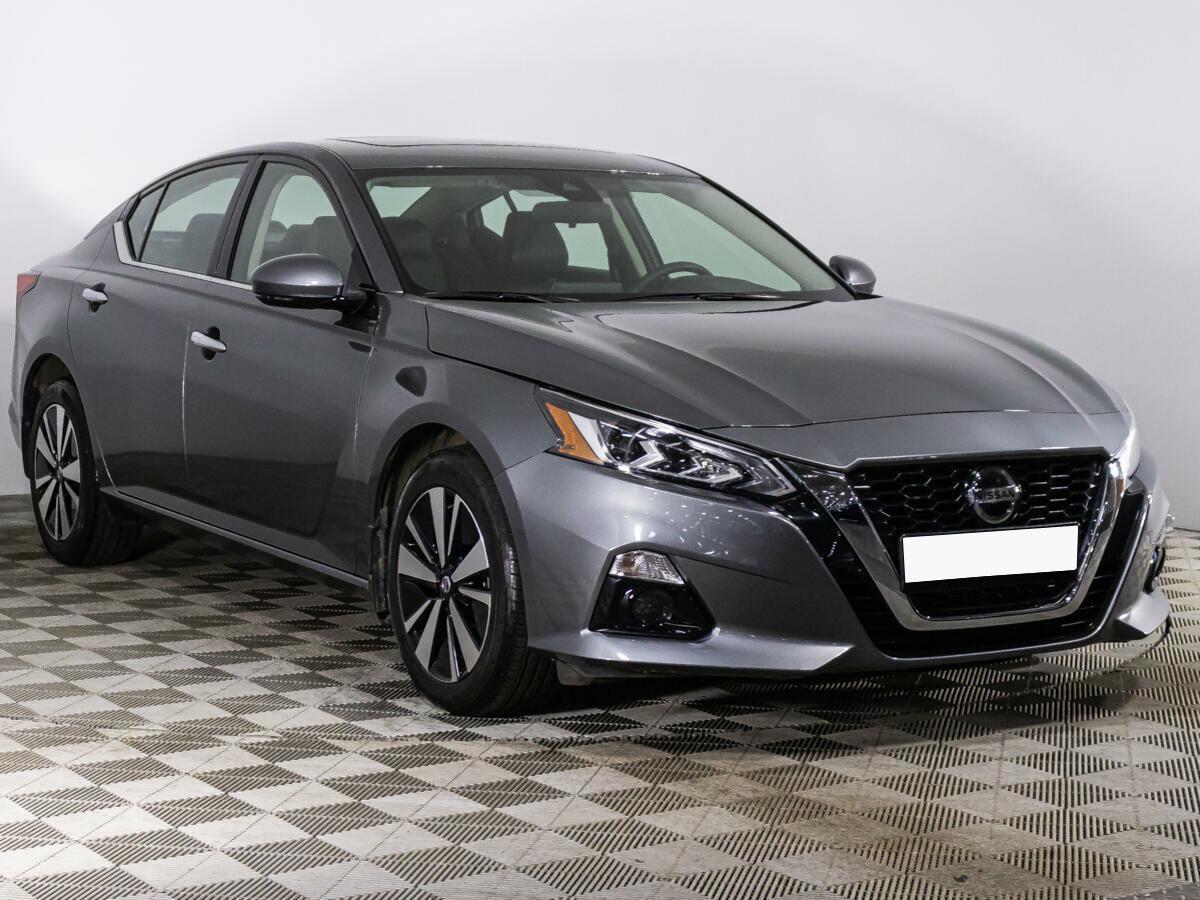 Nissan Altima 2021, серый