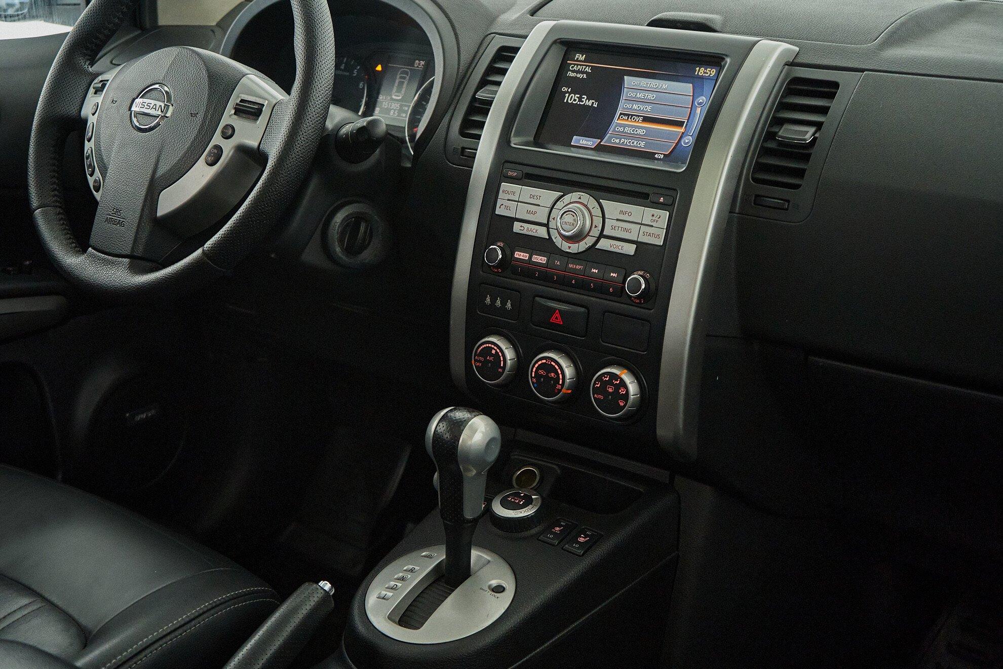 Nissan X-Trail 2013, серебряный